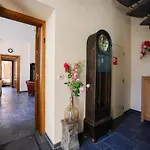 Spacious Apartment In A 16Th-Century Castle *