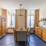 Casa vacanze Spacious Apartment In A 16Th-Century Castle *