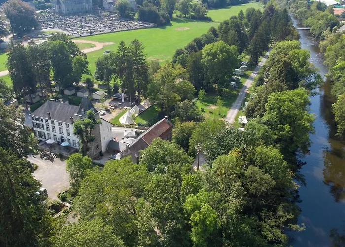 Spacious Apartment In A 16Th-Century Castle *