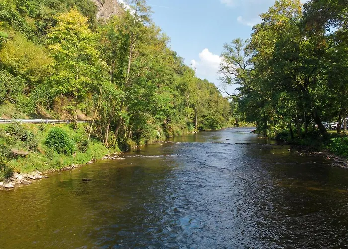 Spacious Apartment In A 16Th-Century Castle Prázdninový dům