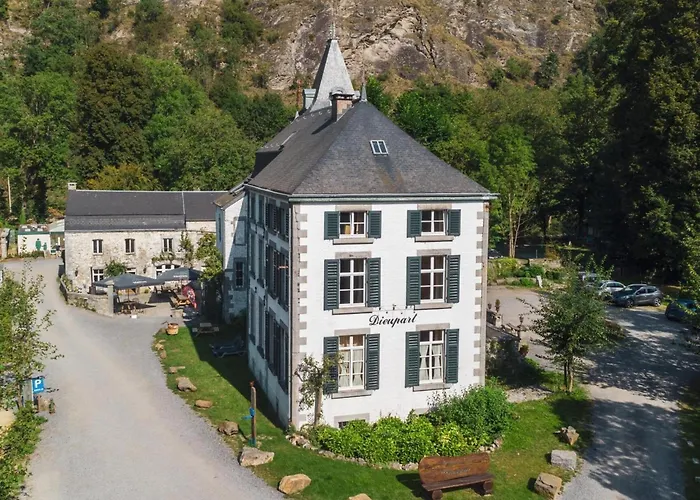 Spacious Apartment In A 16Th-Century Castle Prázdninový dům Aywaille