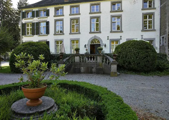 Spacious Apartment In A 16Th-Century Castle Prázdninový dům